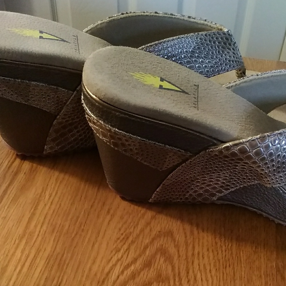 Volatile sandals - Picture 7 of 8